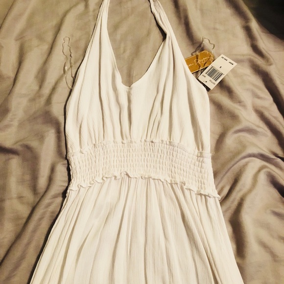NWT white beach dress  - Picture 3 of 8